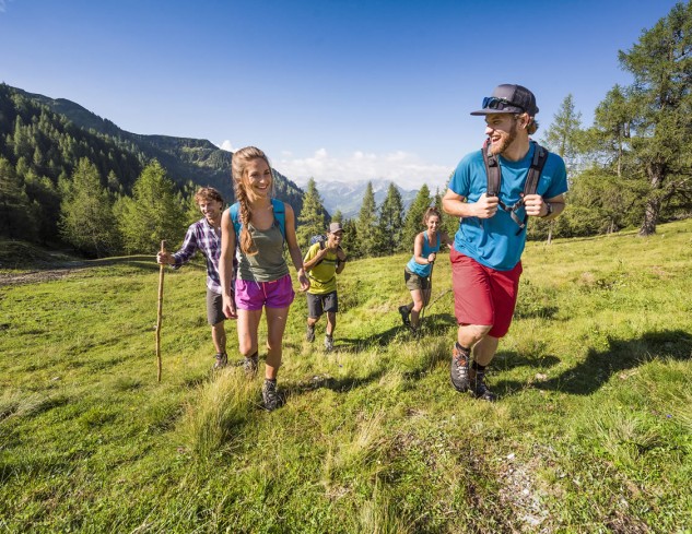 Wandern mit Freunden © Flachau Tourismus