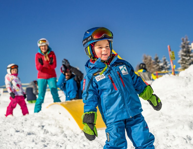 Kind in Skischule © Flachau Tourismus